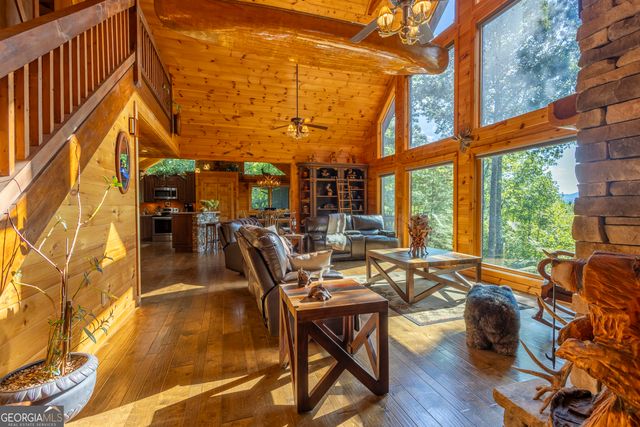 194 Squirrel Chase, Morganton, GA 30560