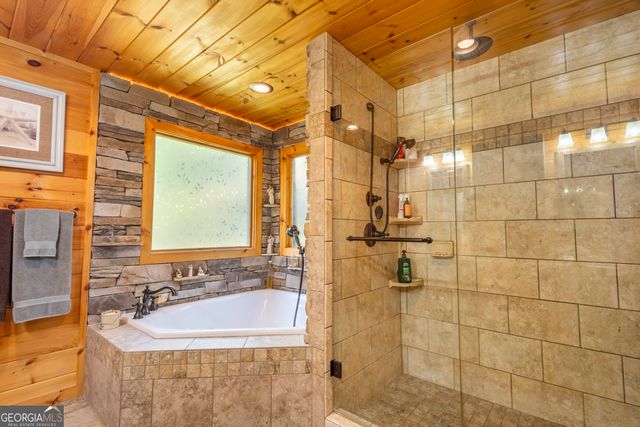 194 Squirrel Chase, Morganton, GA 30560