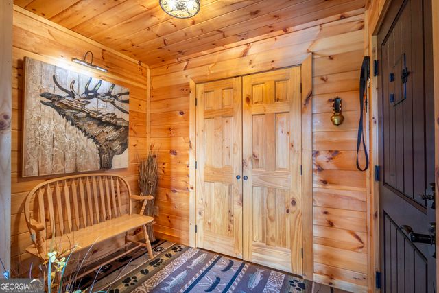 194 Squirrel Chase, Morganton, GA 30560