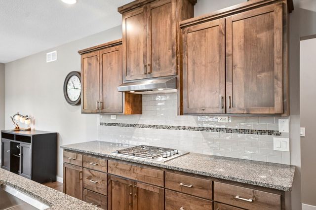 14318 Shore Crest Drive NW, Prior Lake, MN 55372