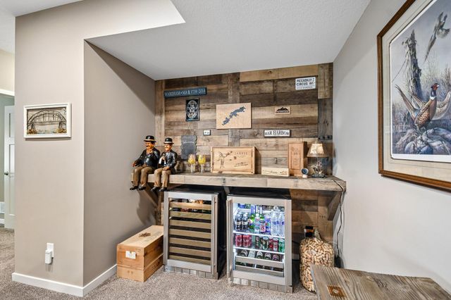14318 Shore Crest Drive NW, Prior Lake, MN 55372