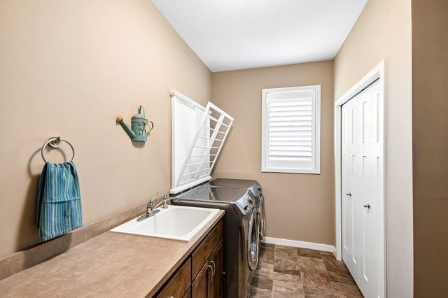 14318 Shore Crest Drive NW, Prior Lake, MN 55372