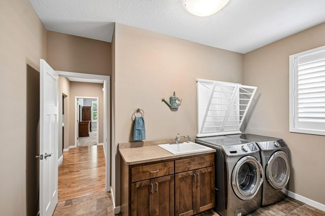 14318 Shore Crest Drive NW, Prior Lake, MN 55372