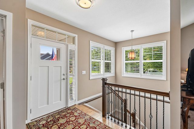 14318 Shore Crest Drive NW, Prior Lake, MN 55372