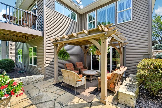 14318 Shore Crest Drive NW, Prior Lake, MN 55372