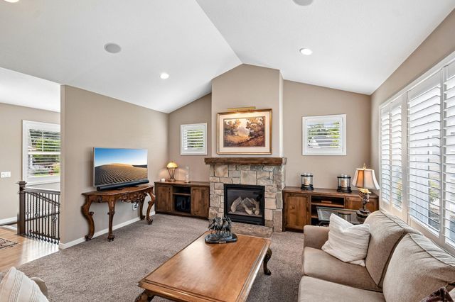 14318 Shore Crest Drive NW, Prior Lake, MN 55372