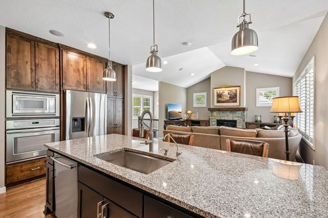 14318 Shore Crest Drive NW, Prior Lake, MN 55372