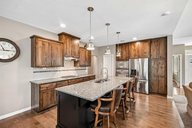 14318 Shore Crest Drive NW, Prior Lake, MN 55372