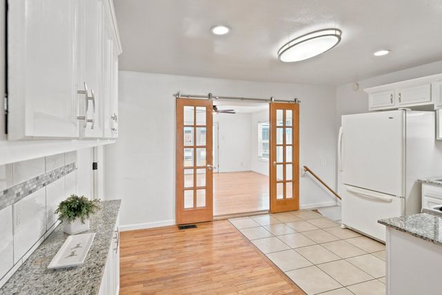 2722 June Street NE, Albuquerque, NM 87112