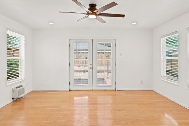 2722 June Street NE, Albuquerque, NM 87112