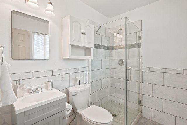 2722 June Street NE, Albuquerque, NM 87112
