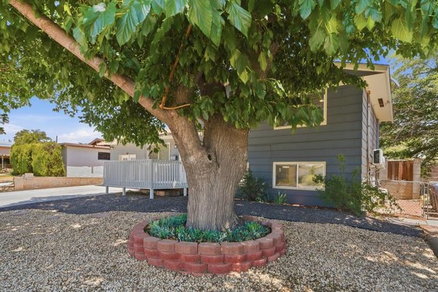 2722 June Street NE, Albuquerque, NM 87112