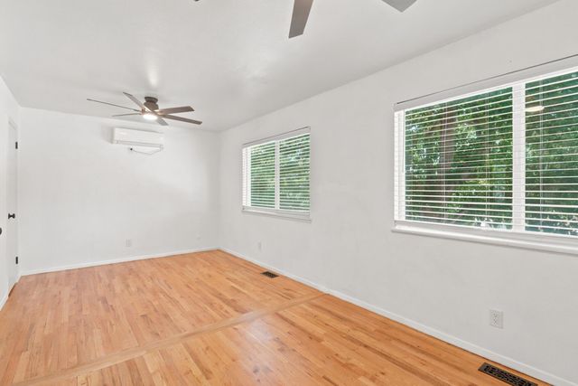 2722 June Street NE, Albuquerque, NM 87112