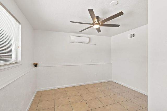 2722 June Street NE, Albuquerque, NM 87112