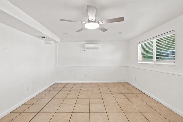 2722 June Street NE, Albuquerque, NM 87112