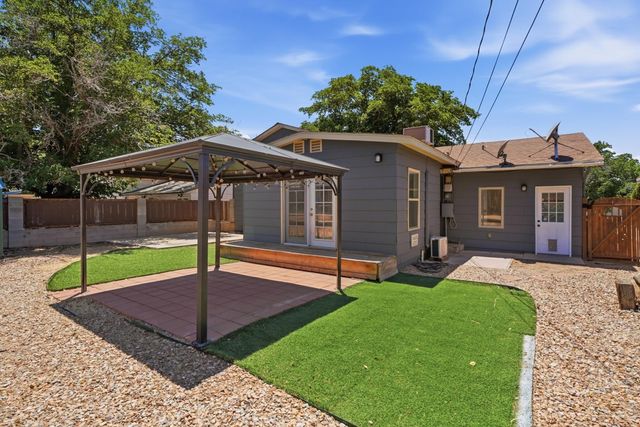 2722 June Street NE, Albuquerque, NM 87112