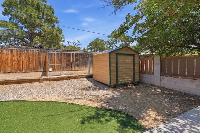 2722 June Street NE, Albuquerque, NM 87112