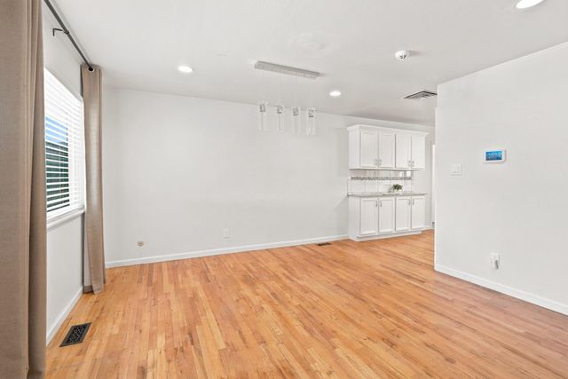 2722 June Street NE, Albuquerque, NM 87112