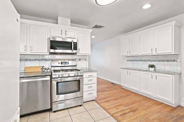 2722 June Street NE, Albuquerque, NM 87112
