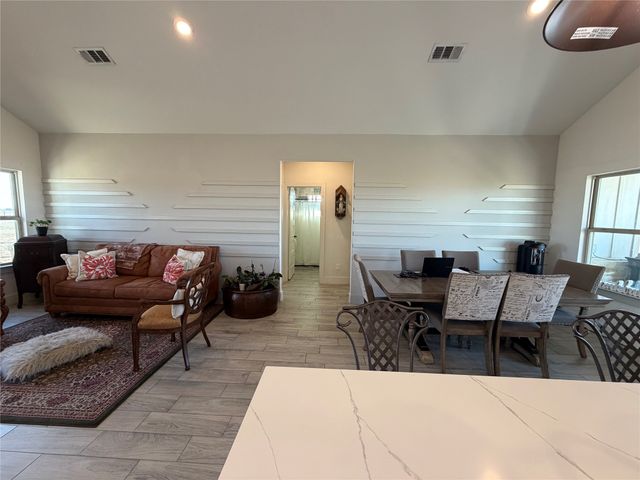 1589 Stiles Road, Whitesboro, TX 76273