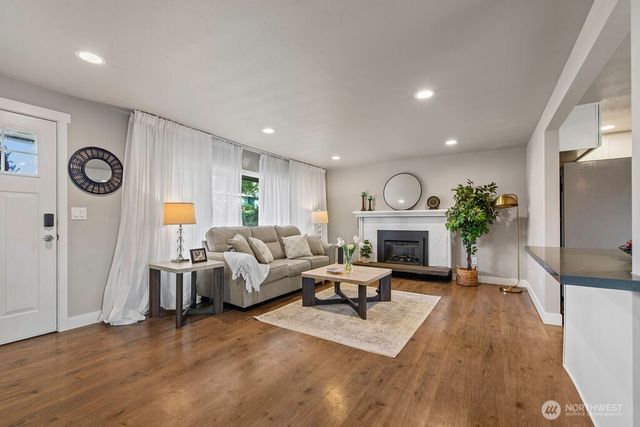 18331 38th Avenue S, Seatac, WA 98188