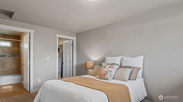 18331 38th Avenue S, Seatac, WA 98188