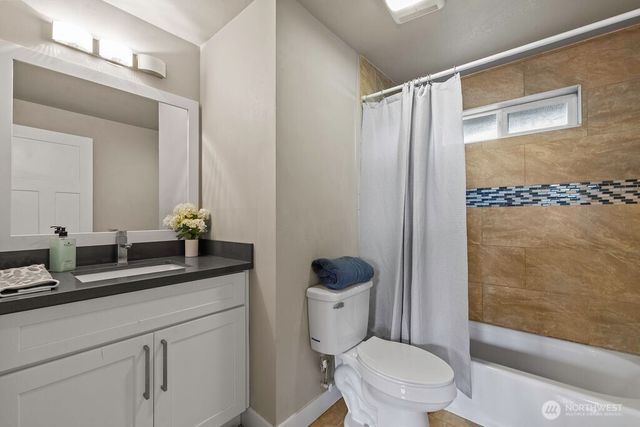 18331 38th Avenue S, Seatac, WA 98188