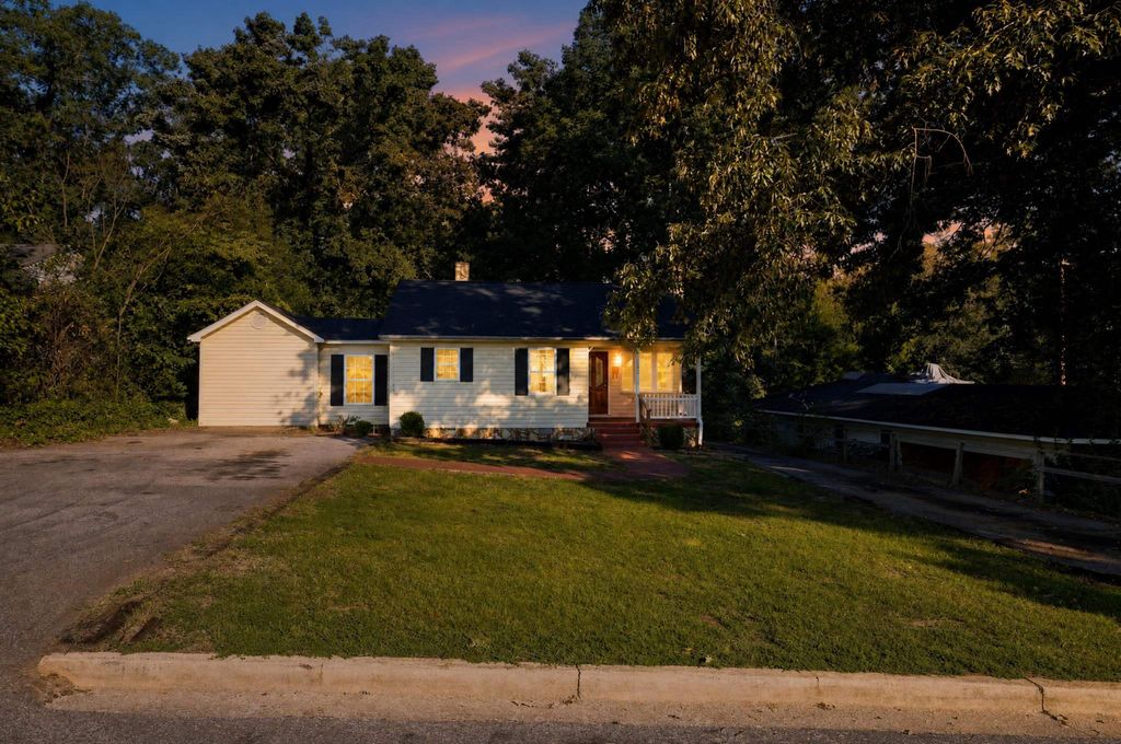 102 Overbrook Circle, Spartanburg, SC 29306