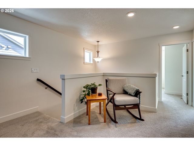 1123 E 2ND Way, La Center, WA 98629