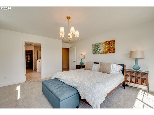 1123 E 2ND Way, La Center, WA 98629