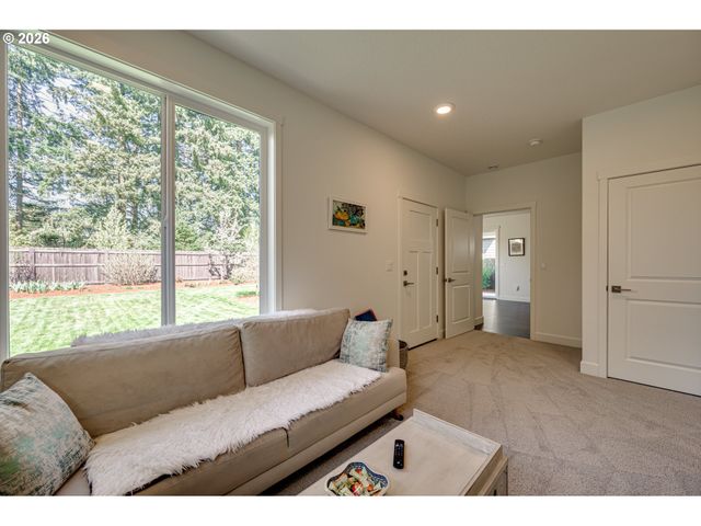 1123 E 2ND Way, La Center, WA 98629