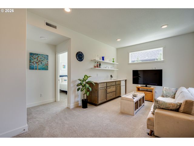 1123 E 2ND Way, La Center, WA 98629