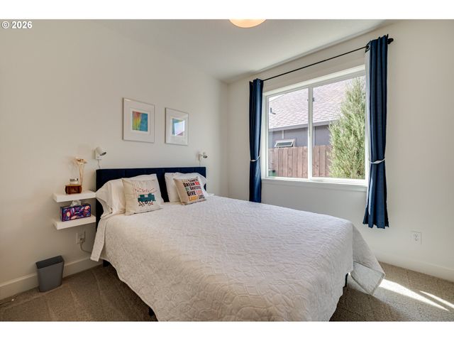 1123 E 2ND Way, La Center, WA 98629