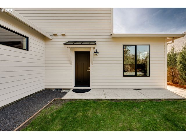 1123 E 2ND Way, La Center, WA 98629