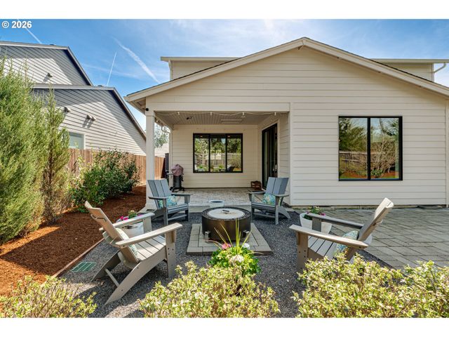 1123 E 2ND Way, La Center, WA 98629