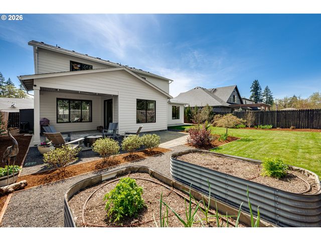 1123 E 2ND Way, La Center, WA 98629