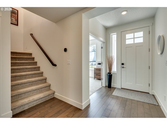 1123 E 2ND Way, La Center, WA 98629