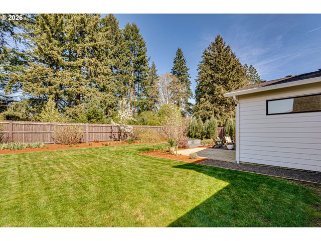 1123 E 2ND Way, La Center, WA 98629