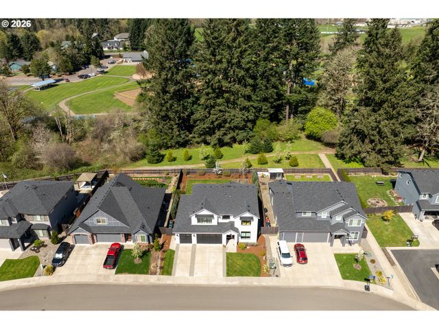 1123 E 2ND Way, La Center, WA 98629