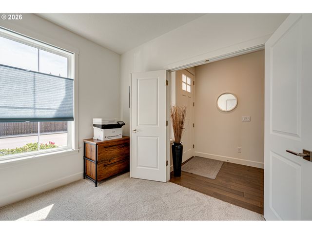 1123 E 2ND Way, La Center, WA 98629