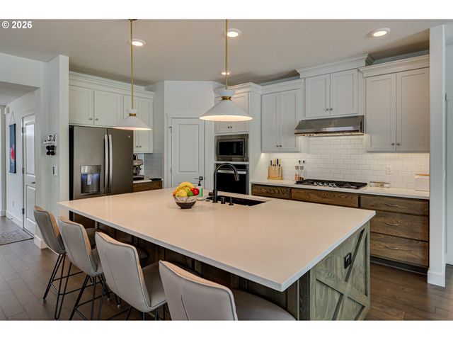 1123 E 2ND Way, La Center, WA 98629