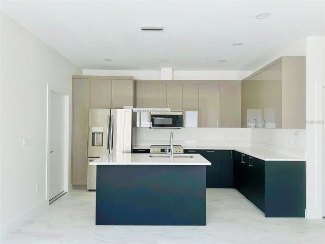 4106 N THATCHER AVENUE A, Tampa, FL 33614