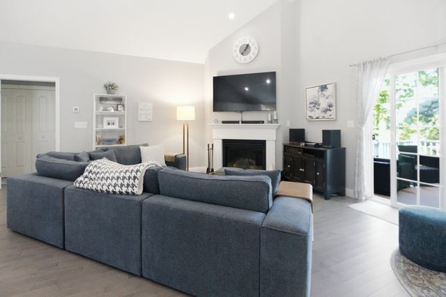 1830 Providence Rd, Northbridge, MA 01534