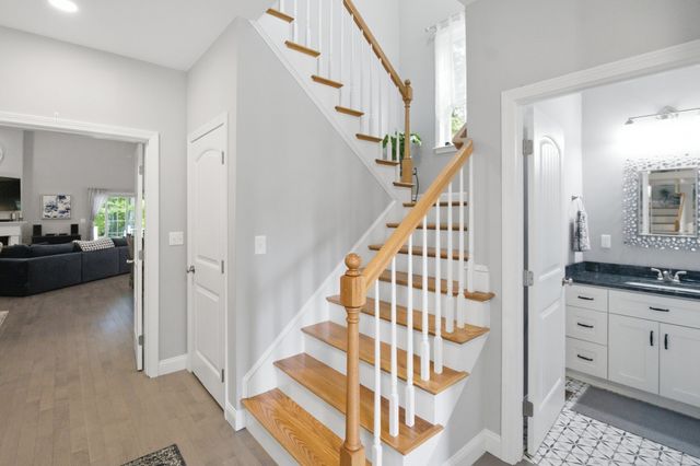 1830 Providence Rd, Northbridge, MA 01534