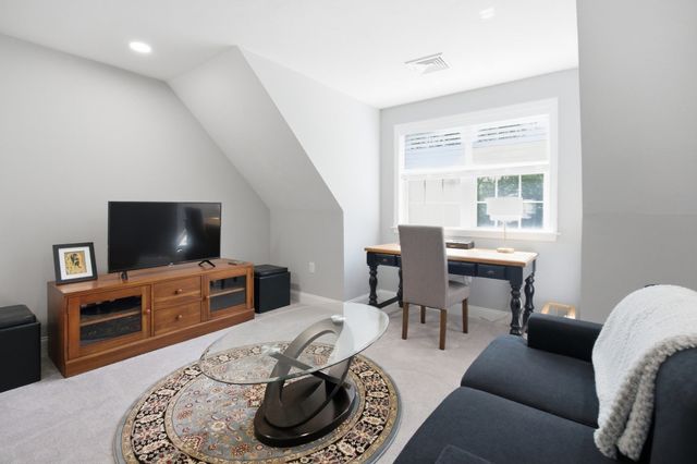 1830 Providence Rd, Northbridge, MA 01534