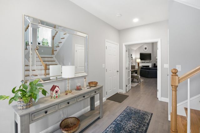 1830 Providence Rd, Northbridge, MA 01534