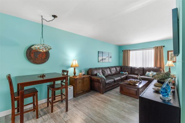 6050 21ST STREET N 17, St Petersburg, FL 33714