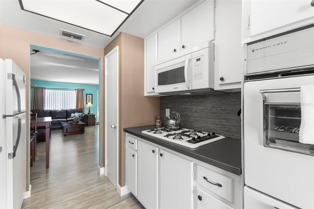 6050 21ST STREET N 17, St Petersburg, FL 33714