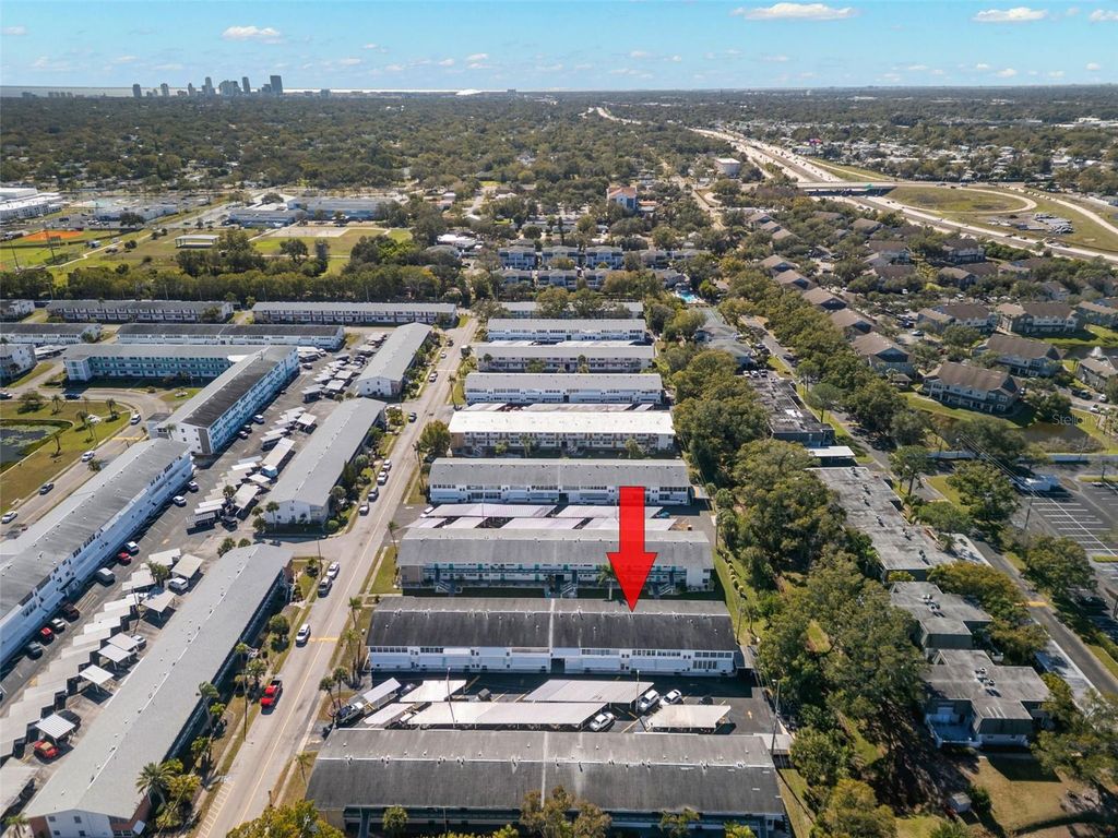 Image 21 of property listing at 6050 21ST STREET N 17, St Petersburg, FL 33714