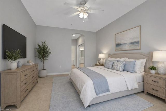 7844 Clemson ST 102, Naples, FL 34104